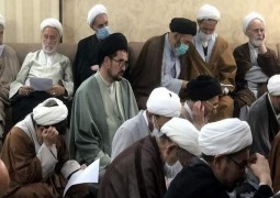 مكتب سماحة المرجع اليعقوبي في مشهد المقدسة يقيم دوراته العلمية التخصصية 