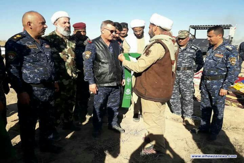  فضلاء الحوزة العلمية في النجف الاشرف يكرمون قوات الشرطة الاتحادية والمحلية المرابطين شمال شرق سامراء المقدسة