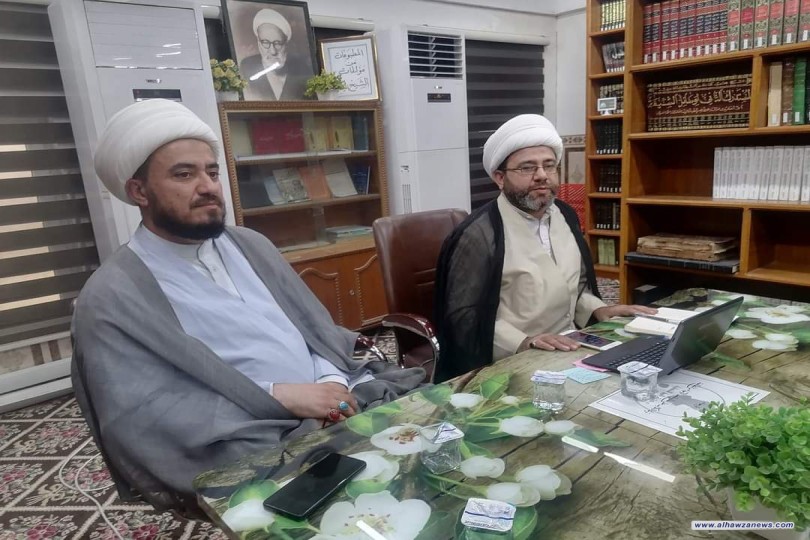 الشيخ المالكي... يرأسُ اجتماعا للفضلاء.  في مقره في النجف الاشرف