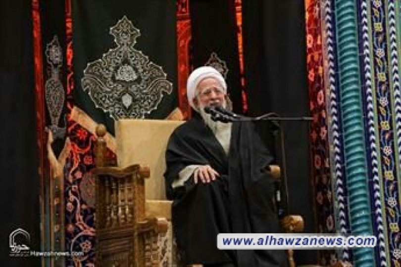  آية الله العظمى الجوادي الآملي  البكاء على سيد الشهداء سلاح لمواجهة العدو الباطني والظاهري 