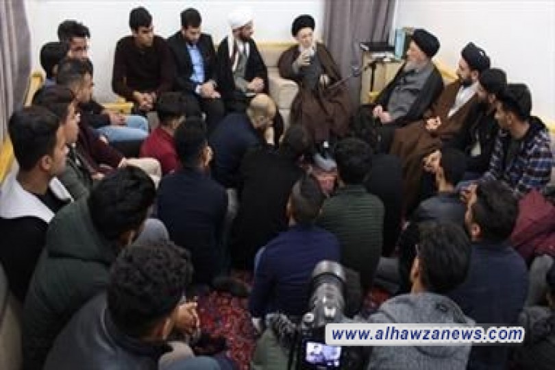 المرجع الديني السيد الحكيم يدعو طلبة الجامعات للوقوف بصلابة وإيمان بوجه كل التحديات