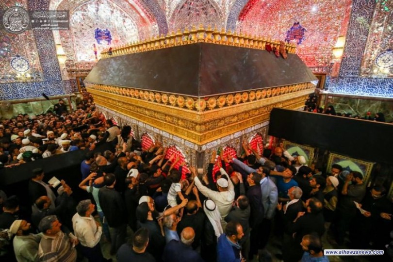 بالصور .. توافد مليوني للتشرف بزيارة مرقد أمير المؤمنين (عليه السلام)
