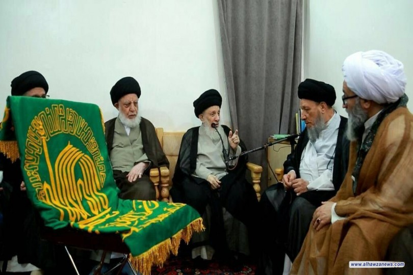 سماحة المرجع الديني السيد الحكيم (مدّ ظله) يستقبل وفد العتبة الرضوية ويبارك لهم مولد الإمام الرضا (عليه السلام).