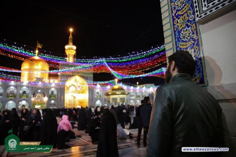  شاب بولندي يعتنق الإسلام في ضريح الإمام الرضا (ع)