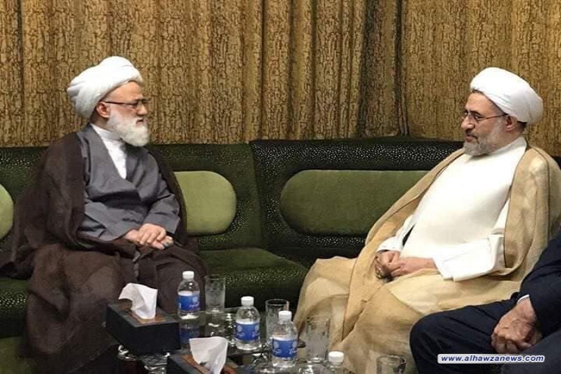  المرجع اليعقوبي يستقبل سماحة آية الله الشيخ الآراكي